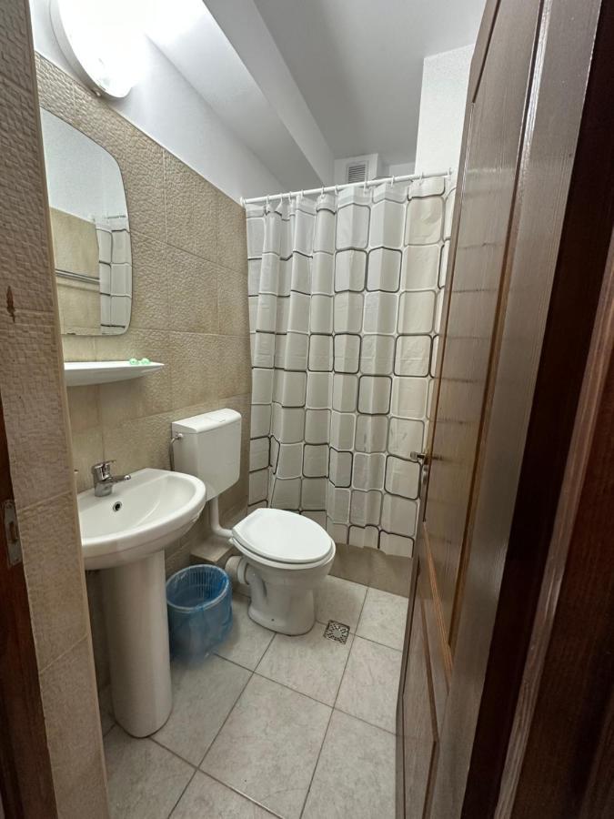 פיטסטי Casa Rustic Cazare מראה חיצוני תמונה