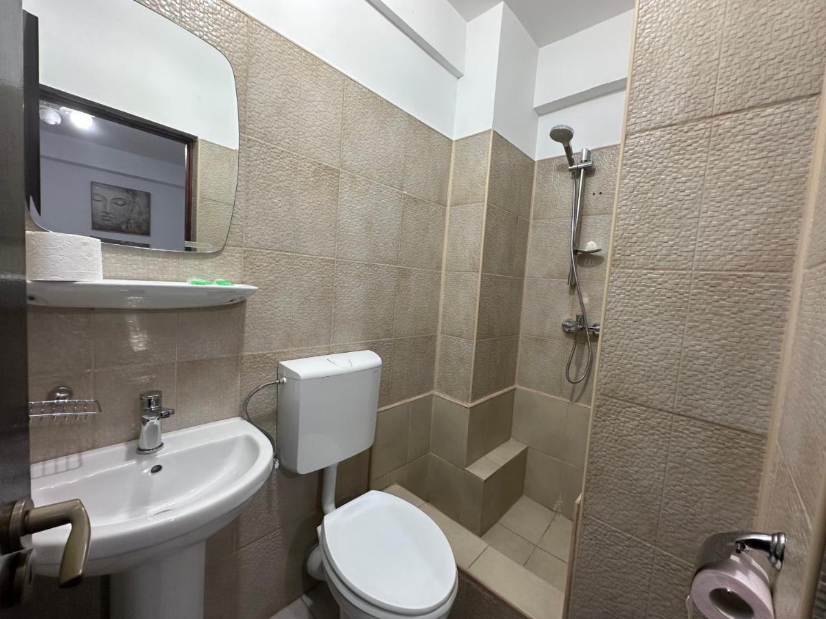 פיטסטי Casa Rustic Cazare מראה חיצוני תמונה