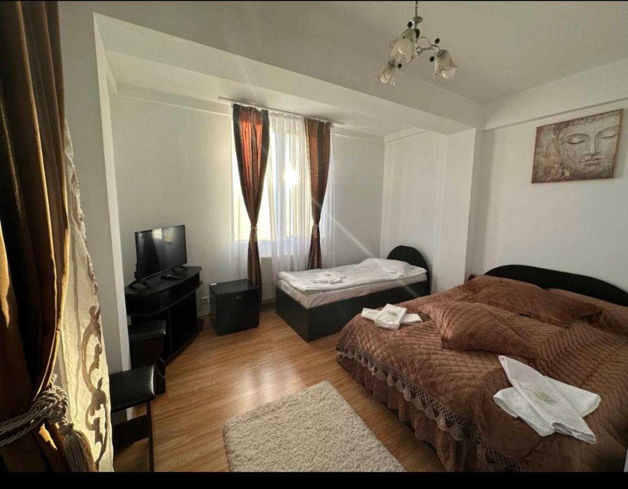 פיטסטי Casa Rustic Cazare מראה חיצוני תמונה