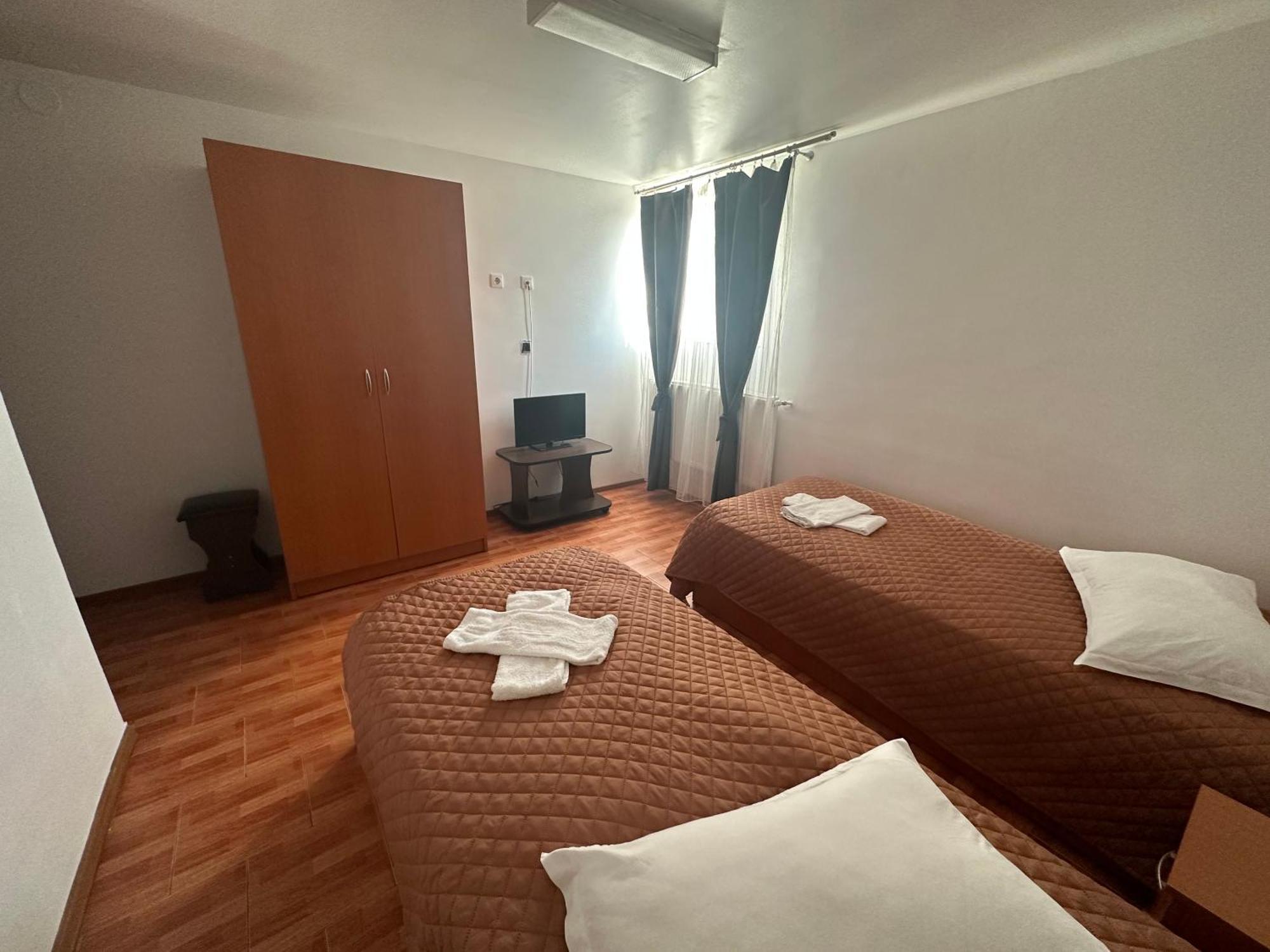 פיטסטי Casa Rustic Cazare מראה חיצוני תמונה