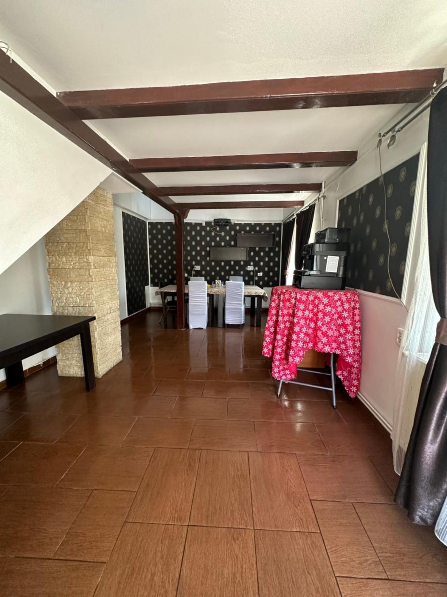 פיטסטי Casa Rustic Cazare מראה חיצוני תמונה