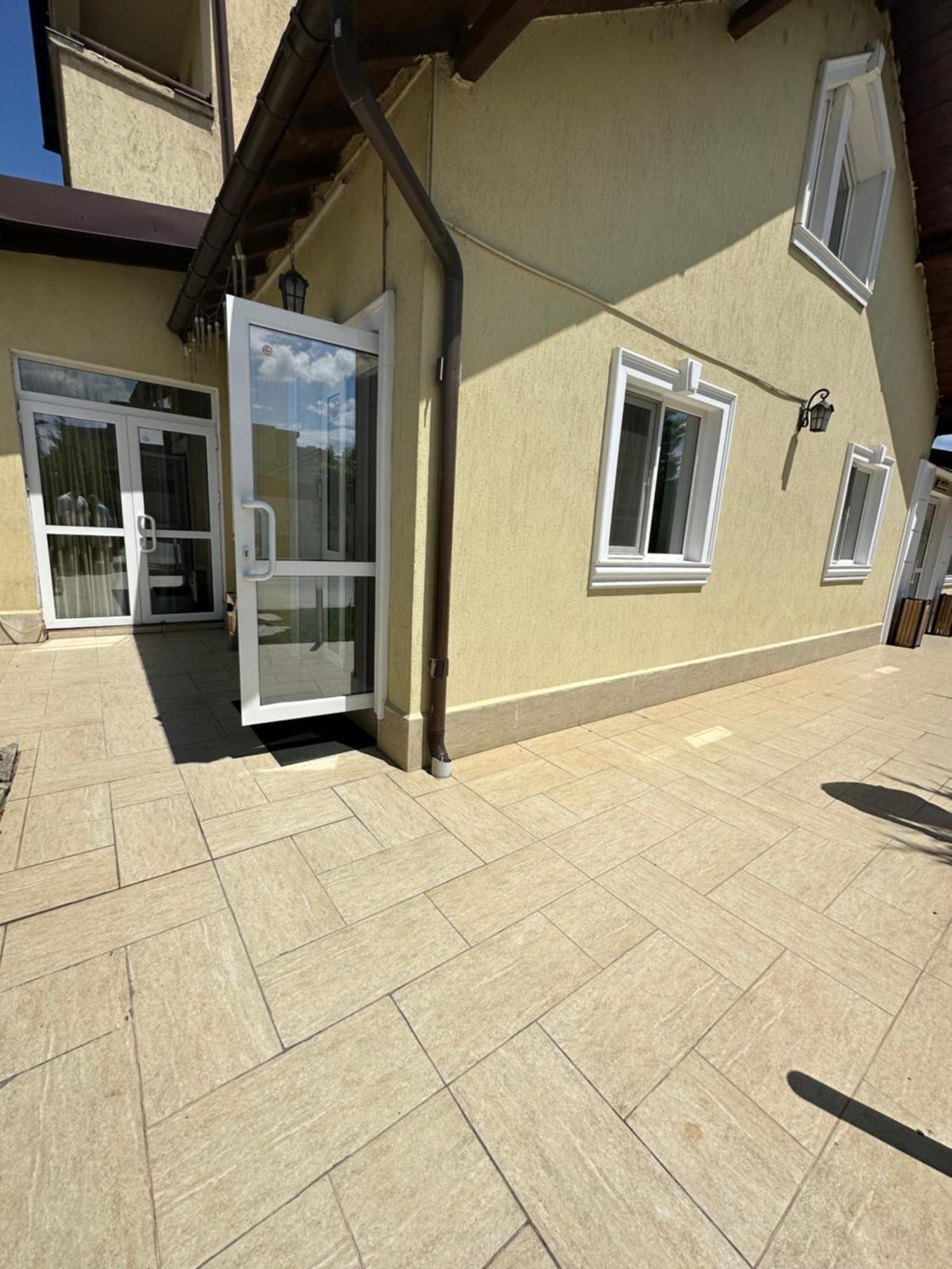 פיטסטי Casa Rustic Cazare מראה חיצוני תמונה